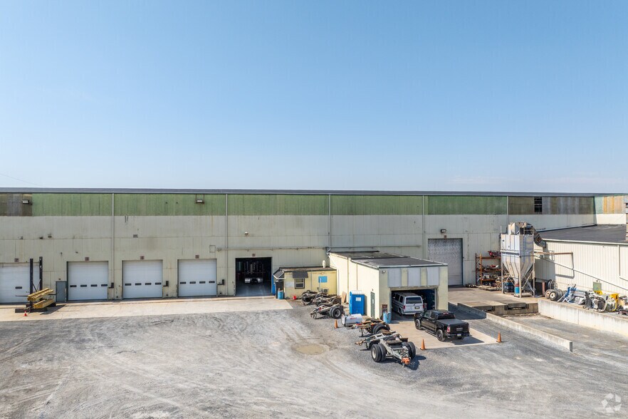 More Photos Of 235 N 16th St, Lebanon Manufacturing For Lease