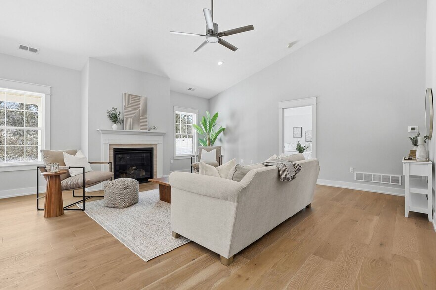 More Photos Of 100 Huselton Dr, Butler Specialty For Sale