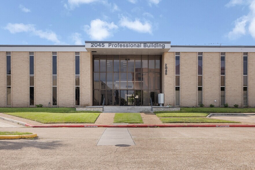 More Photos Of 2045 Space Park Dr, Houston Medical For Sale