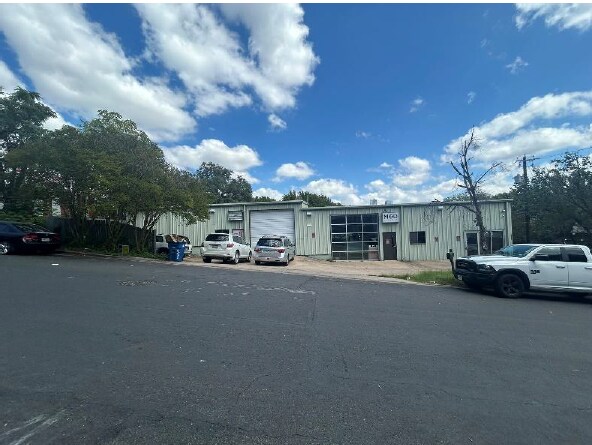 More Photos Of 1112 S 8th St, Austin Restaurant For Lease