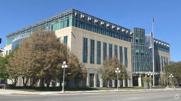 More Photos Of 110 E Court Ave, Des Moines Office For Lease