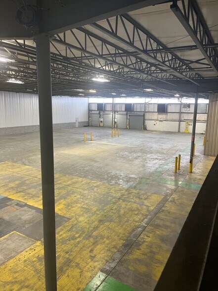 More Photos Of 500 Soho Dr, Adairsville Warehouse For Lease