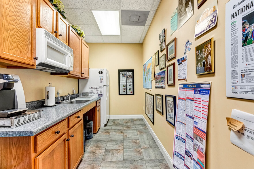 More Photos Of 5368-5380 Twin Hickory Rd, Glen Allen Flex For Sale