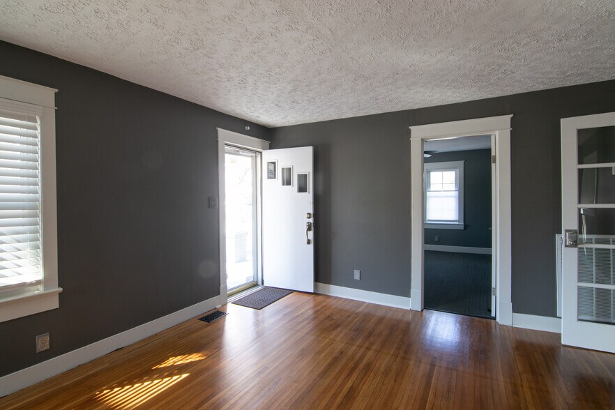 More Photos Of 124 Two Mile Pike, Goodlettsville Loft Creative Space For Sale