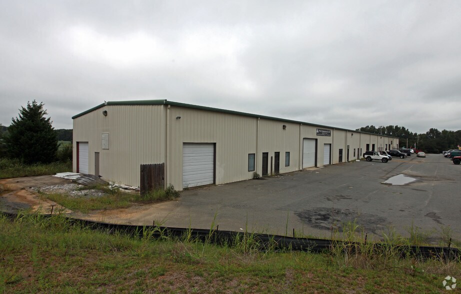 More Photos Of 3840 Matthews Indian Trail Rd, Matthews Light Distribution For Sale