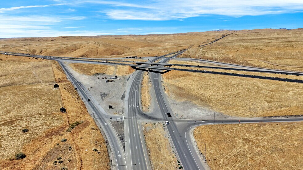 More Photos Of 33300 Bernard Dr, Kettleman City Freestanding For Lease