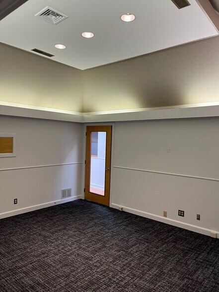 More Photos Of 114 Washington St, Norwalk Office For Sale