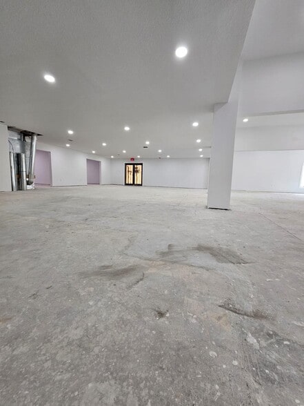 More Photos Of 1940 7th Ave S, Saint Petersburg Medical For Sale