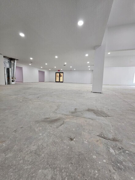 More Photos Of 1940 7th Ave S, Saint Petersburg Medical For Lease