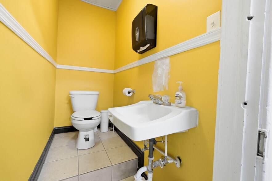 More Photos Of 401-407 N Patterson Park Ave, Baltimore Religious Facility For Sale