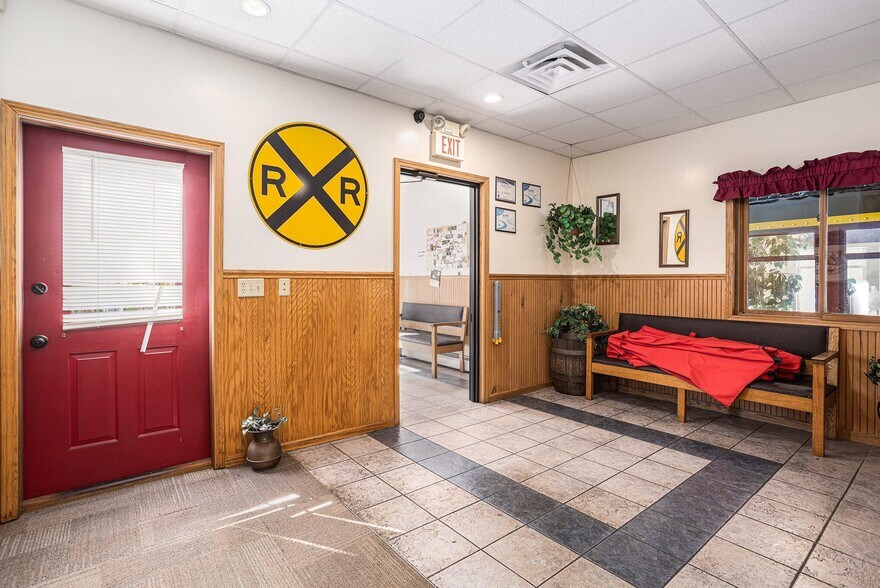 More Photos Of 6225 W D Ave, Kalamazoo Restaurant For Sale