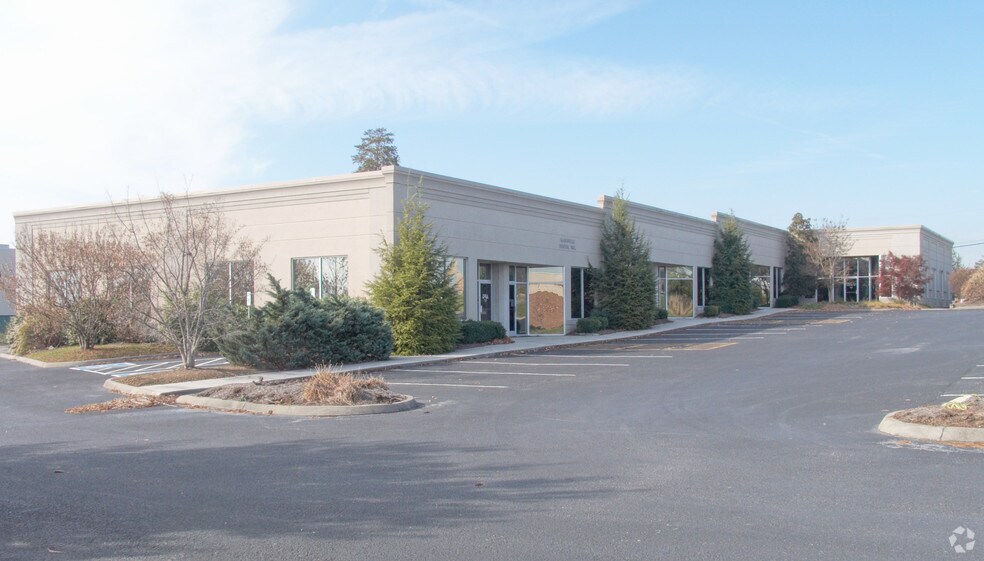 More Photos Of 10425 Cogdill Rd, Knoxville Flex For Lease