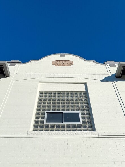 More Photos Of 15 E Iowa Ave, Denver Storefront For Lease