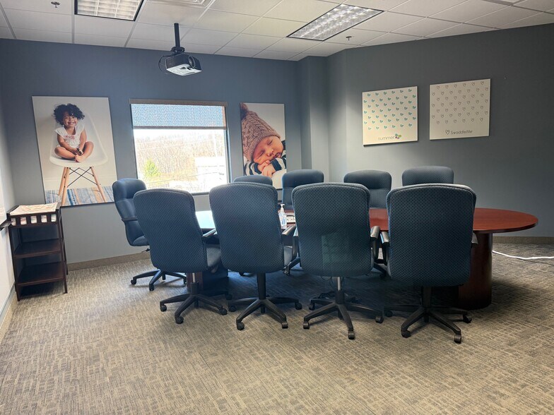 More Photos Of 1275 Park East Dr, Woonsocket Light Distribution For Lease