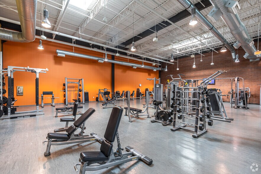 More Photos Of 901 S Central Expy, Richardson Office For Lease