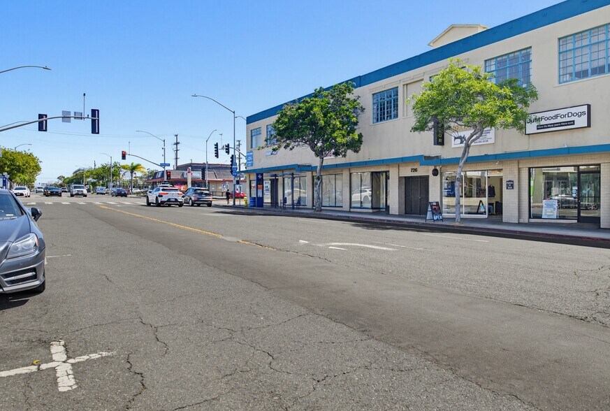 More Photos Of 718-734 Santa Monica Blvd, Santa Monica Storefront Retail Office For Lease