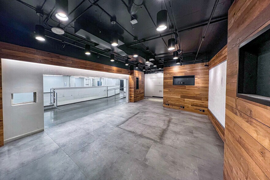 More Photos Of 1221 SW 11th Ave, Portland Apartments For Lease