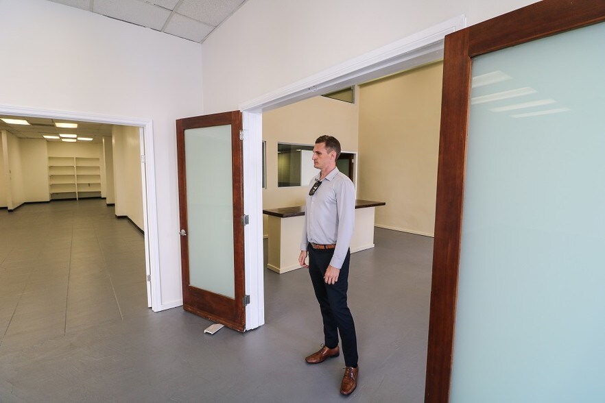 More Photos Of 160-166 W Pico Blvd, Los Angeles Apartments For Sale