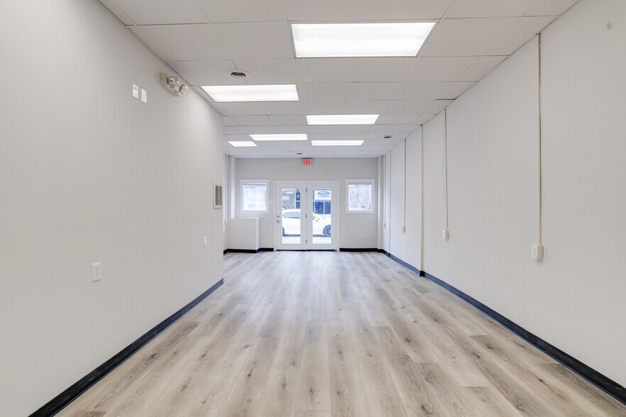 More Photos Of 6419 Harford Rd, Baltimore Office For Sale
