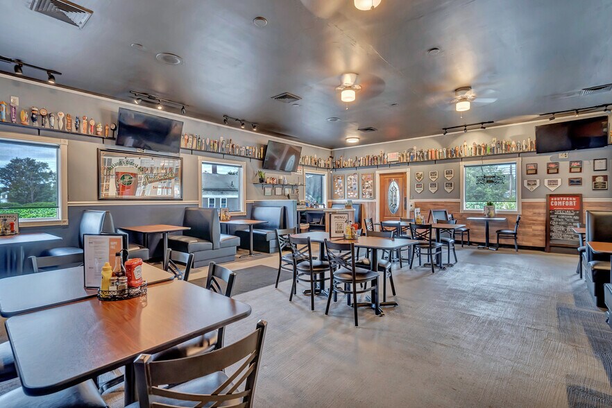 More Photos Of 50-54 Main St, Hebron Restaurant For Lease