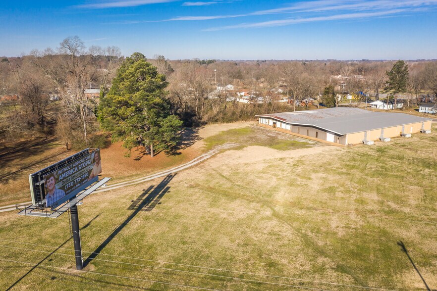 More Photos Of 1009 N Washington Ave, Brownsville Warehouse For Lease