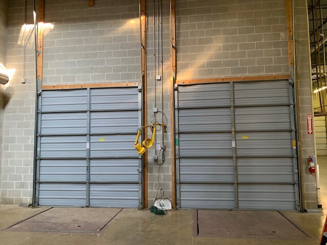 More Photos Of 345 Memorial Dr, Crystal Lake Showroom For Sale