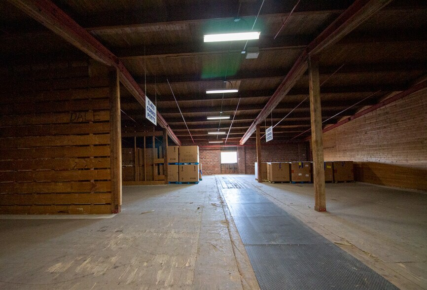 More Photos Of 131 22 St N, Lethbridge Refrigeration Cold Storage For Sale