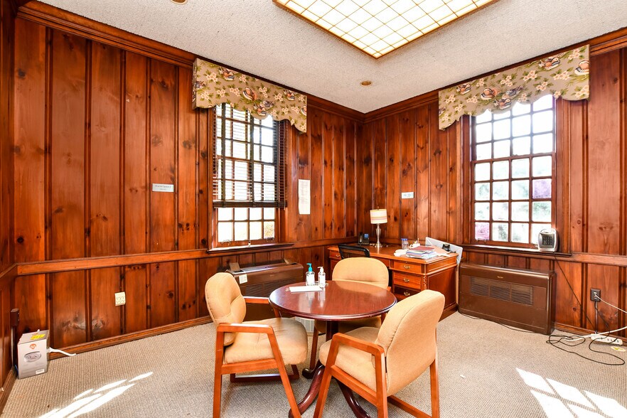 More Photos Of 429 N Main St, Greenville Office Residential For Sale