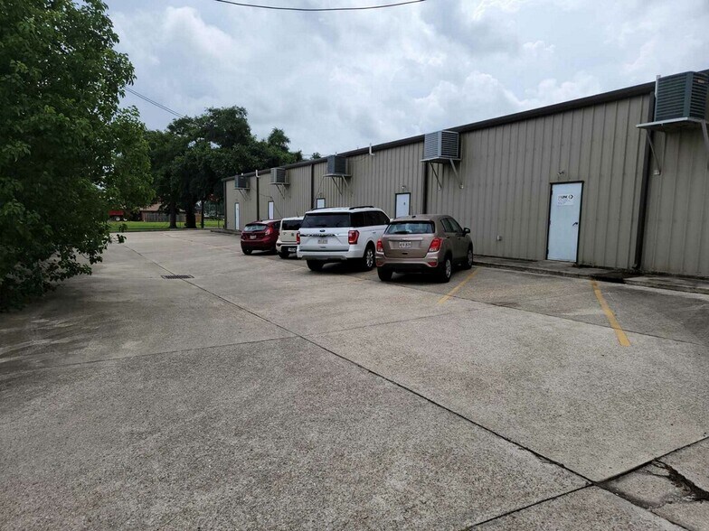 More Photos Of 14214 Highway 90, Boutte Freestanding For Lease