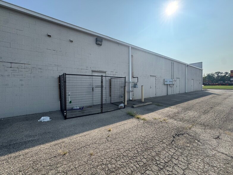 More Photos Of 100 Hometown Plz, Sellersburg Storefront For Sale