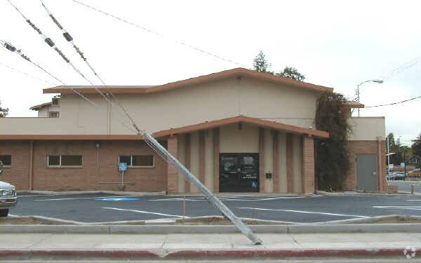 More Photos Of 22297 Mission Blvd, Hayward General Retail For Sale