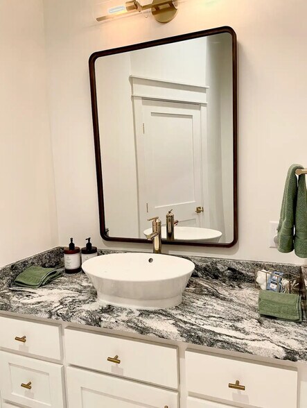 More Photos Of 114 N Walnut St, Seneca Storefront Retail Residential For Sale