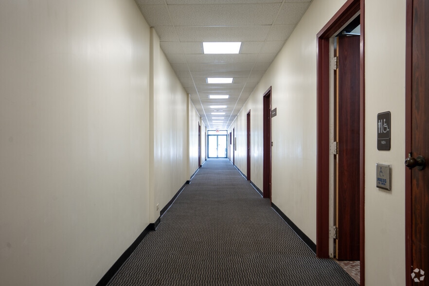 More Photos Of 970 N Kalaheo Ave, Kailua Office For Lease