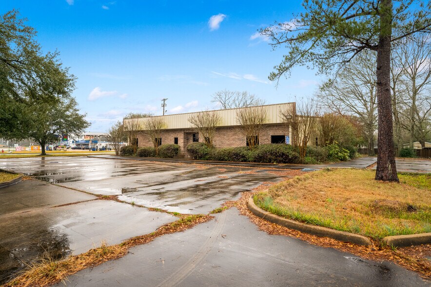 More Photos Of 12334 US-165, Glenmora Office For Sale