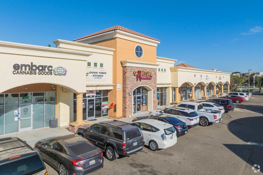 Primary Photo Of 2706-2846 Pavilion Pky, Tracy General Retail For Lease