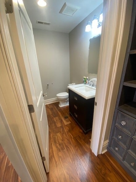 More Photos Of 7651-7657 W 100th Pl, Bridgeview Warehouse For Sale