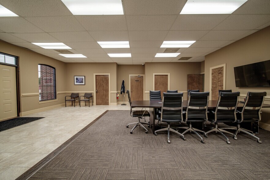 More Photos Of 322 S Main St, Lancaster Medical For Sale