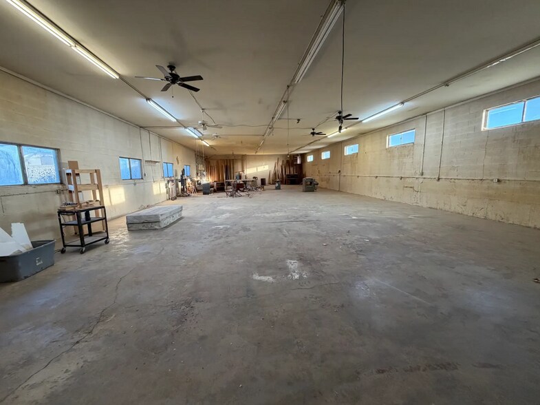 More Photos Of 589 N Geneva Rd, Lindon Warehouse For Sale