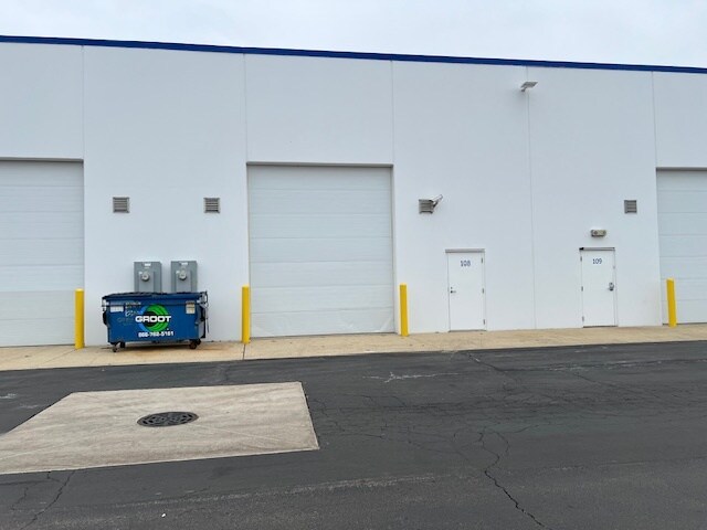 More Photos Of 2600 Beverly Dr, Aurora Light Distribution For Sale