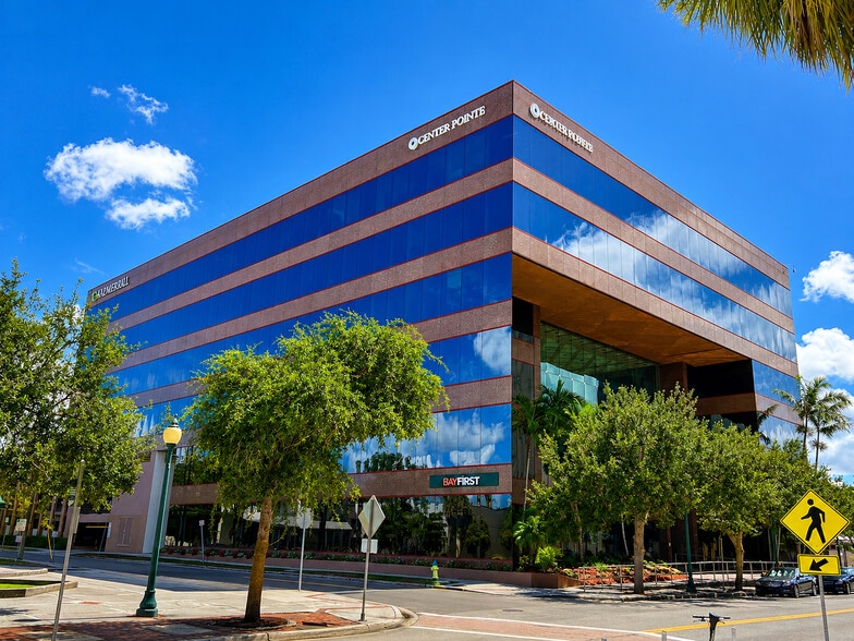 Primary Photo Of 2033 Main St, Sarasota Office For Lease