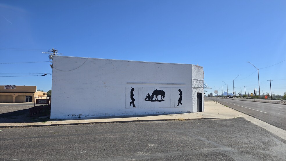 More Photos Of 200 E Frontier St, Eloy Bar For Sale