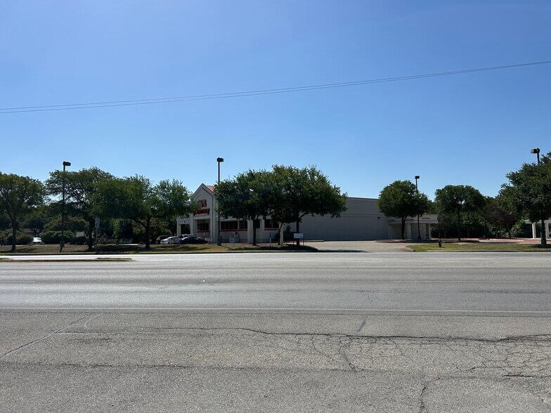 More Photos Of 5400 River Oaks Blvd, Fort Worth Land For Sale