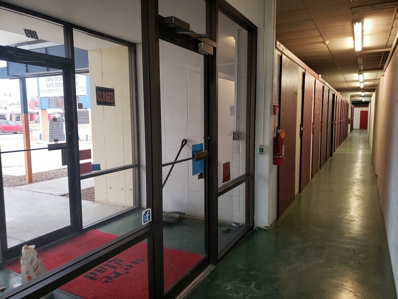 More Photos Of 819 Grant Ave, Junction City General Retail For Sale