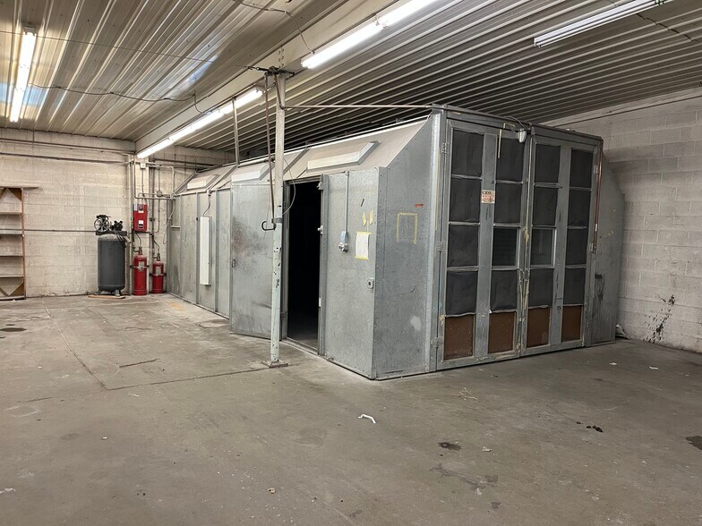 More Photos Of 2918 N Nevada St, Spokane Auto Repair For Sale