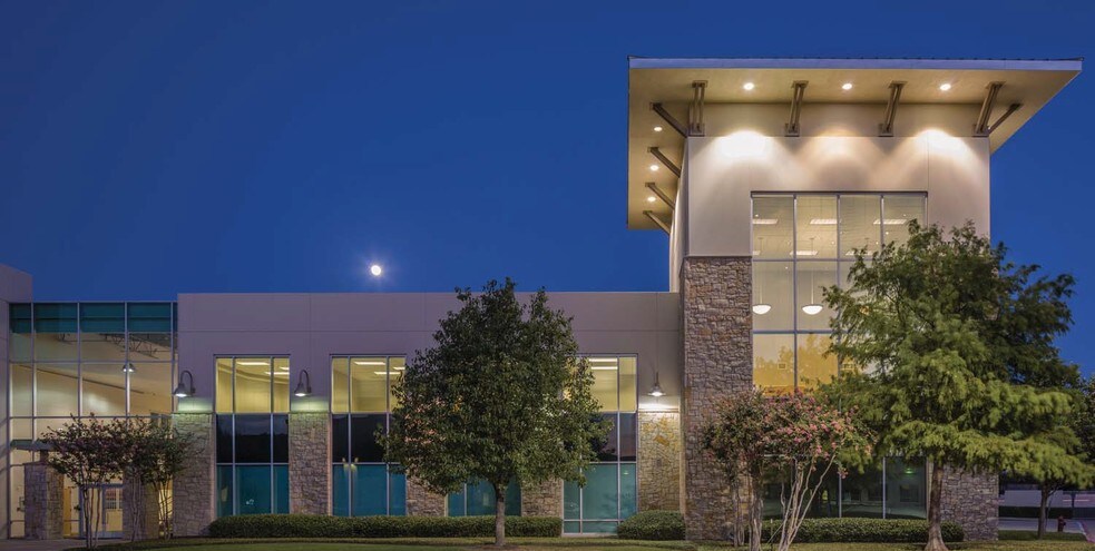 More Photos Of 405 State Highway 121 Byp, Lewisville Coworking Space