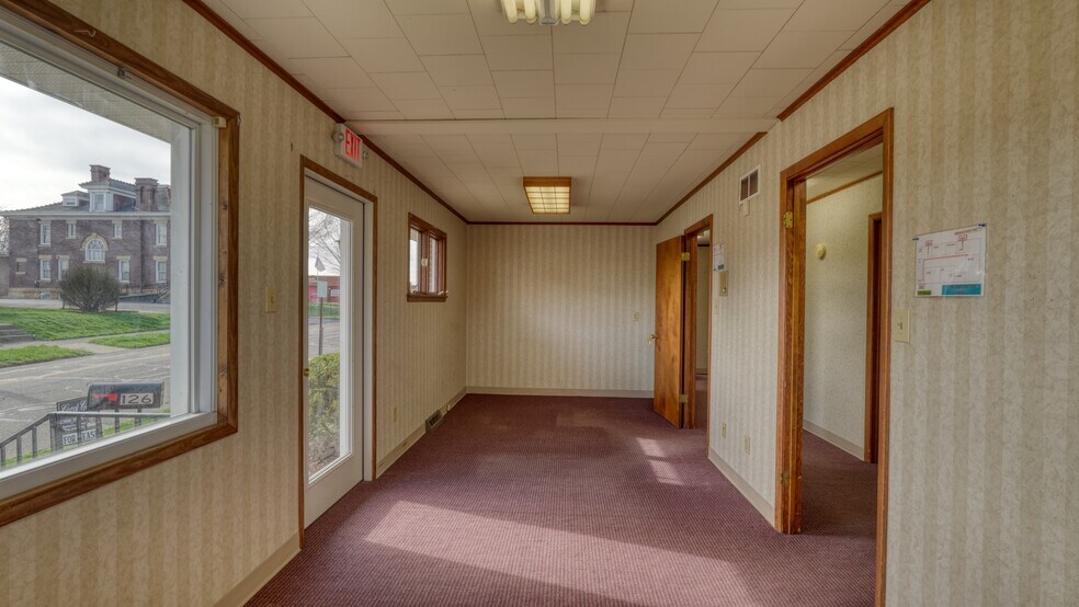 More Photos Of 126 S 9th St, Cambridge Office For Lease