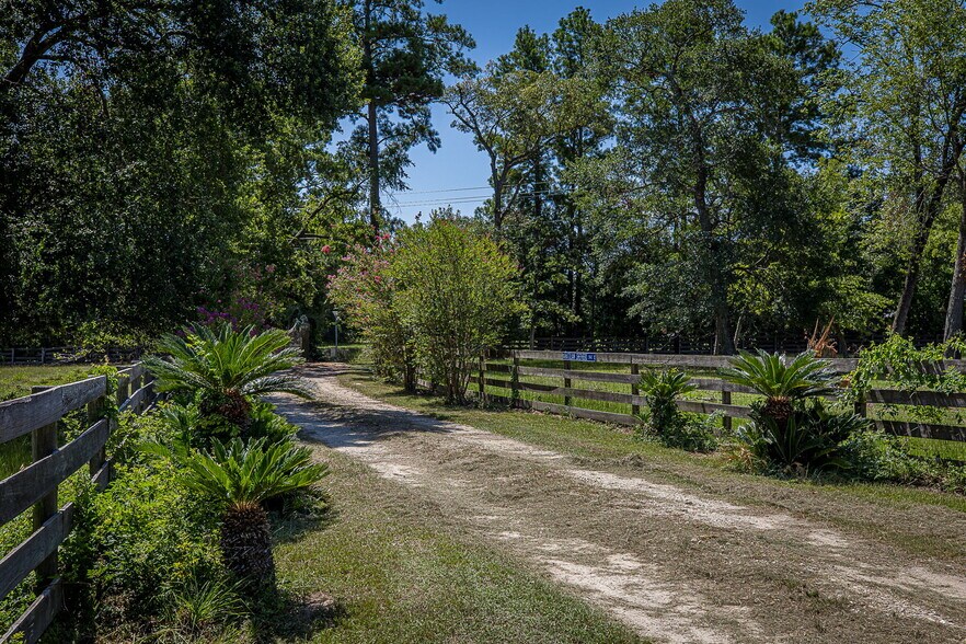 More Photos Of 26298 Hwy 105 W, Montgomery Land For Sale