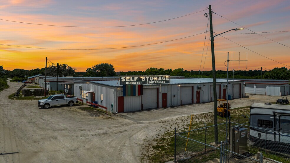 More Photos Of 107 Caladium Row, Sebring Self Storage For Sale