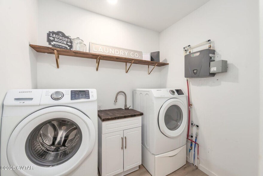 More Photos Of 56 Lee Ave, McKenzie Office Residential For Sale