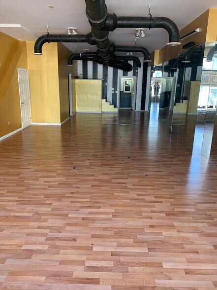 More Photos Of 244 Mulberry St, Newark Storefront Retail Residential For Lease